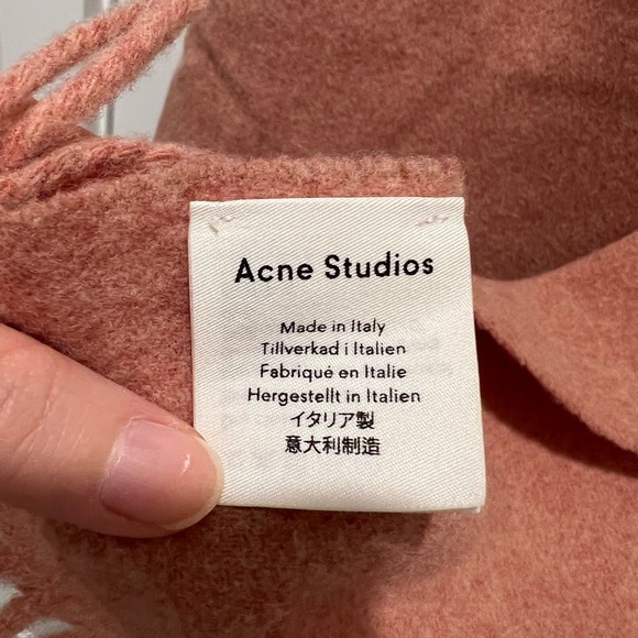 Acne Studios Fringe Wool Scarf in Pink Melange - Picture 3 of 4